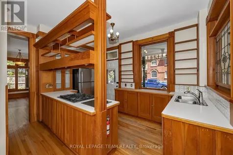 537 Gilmour Street Ottawa ON K1R 5L5