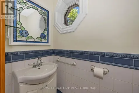 537 Gilmour Street Ottawa ON K1R 5L5