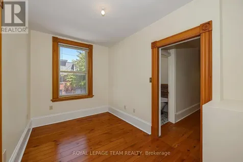 537 Gilmour Street Ottawa ON K1R 5L5