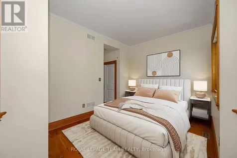 537 Gilmour Street Ottawa ON K1R 5L5
