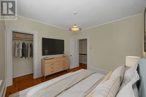 537 Gilmour Street Ottawa ON K1R 5L5