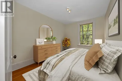 537 Gilmour Street Ottawa ON K1R 5L5