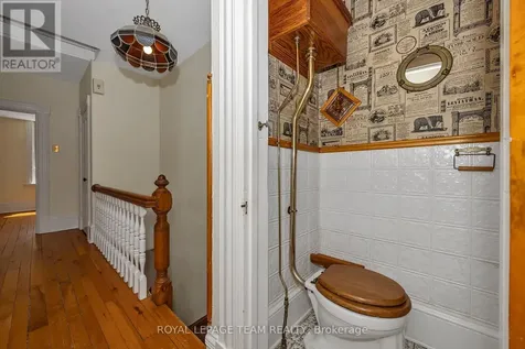 537 Gilmour Street Ottawa ON K1R 5L5