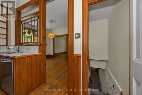 537 Gilmour Street Ottawa ON K1R 5L5