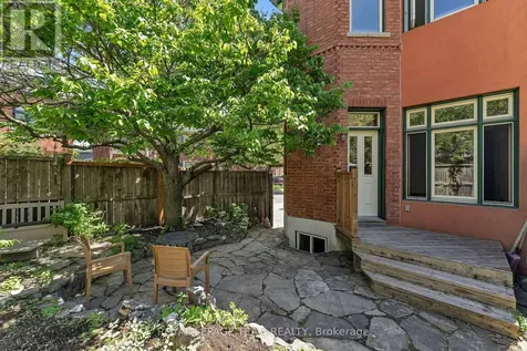 537 Gilmour Street Ottawa ON K1R 5L5