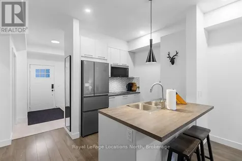 10 Beausoleil Lane Blue Mountains ON L9Y 2X5