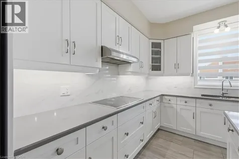 787 Snowberry Court Waterloo ON N2V 0E7