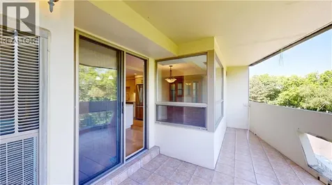 8 Village Green Stoney Creek ON L8G 5B8