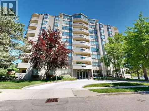 8 Village Green Stoney Creek ON L8G 5B8