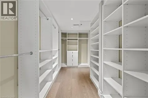 404 Hamilton Drive Ancaster ON L9G 2B1