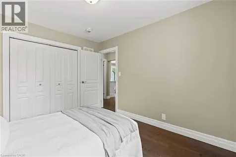 404 Hamilton Drive Ancaster ON L9G 2B1