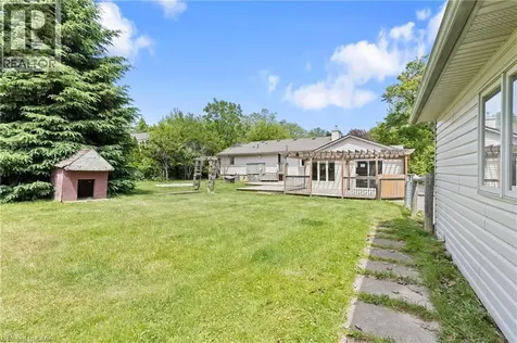 404 Hamilton Drive Ancaster ON L9G 2B1