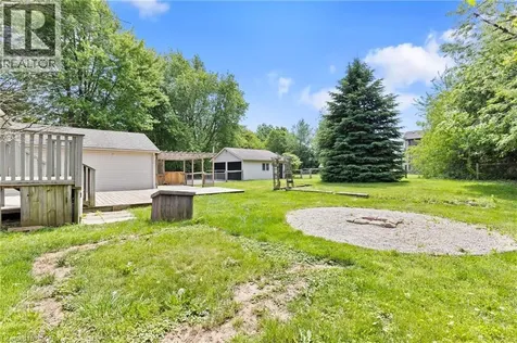 404 Hamilton Drive Ancaster ON L9G 2B1