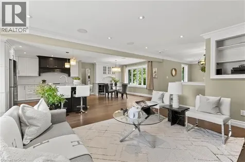 404 Hamilton Drive Ancaster ON L9G 2B1