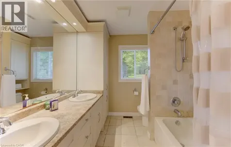 71 Pinecrest Drive Kitchener ON N2A 2G6
