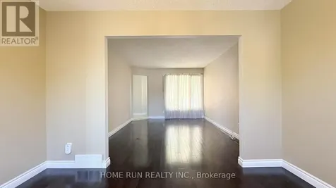 2067 Legrand Crescent Ottawa ON K1E 3R1
