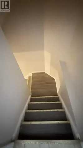 2067 Legrand Crescent Ottawa ON K1E 3R1