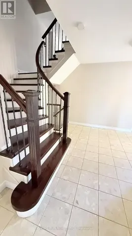 2067 Legrand Crescent Ottawa ON K1E 3R1