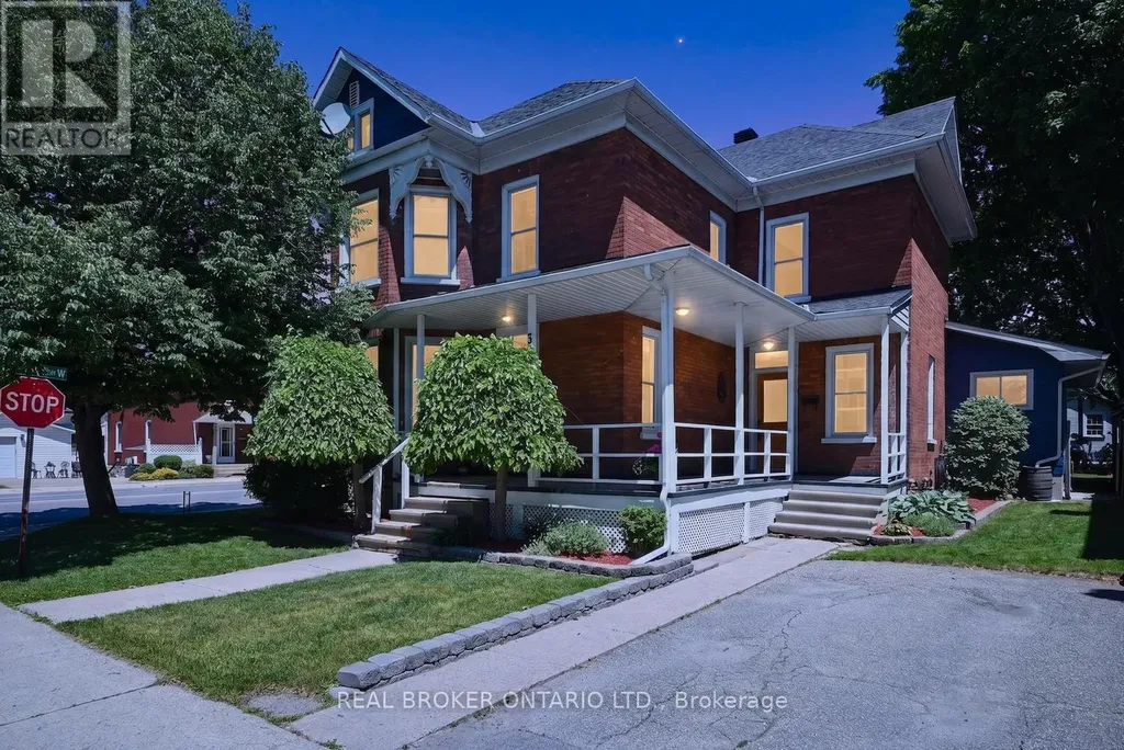 39 Mcewen Avenue Smiths Falls ON K7A 2K2