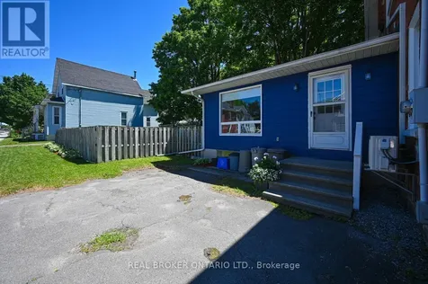 39 Mcewen Avenue Smiths Falls ON K7A 2K2