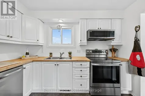 48 Courtland Street Orillia ON L3V 1A7