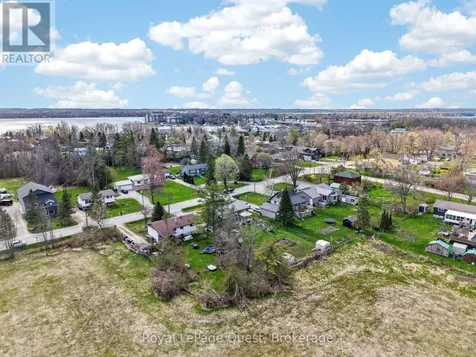 48 Courtland Street Orillia ON L3V 1A7