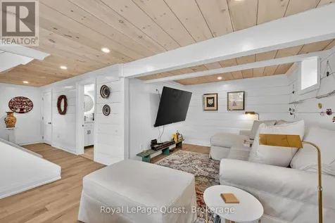48 Courtland Street Orillia ON L3V 1A7