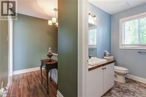 406 Levanna Lane Oakville ON L6H 6B8