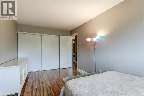 406 Levanna Lane Oakville ON L6H 6B8