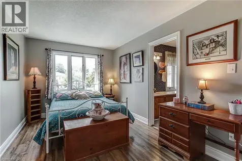 406 Levanna Lane Oakville ON L6H 6B8