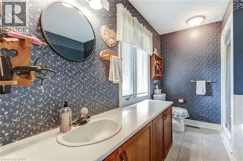 406 Levanna Lane Oakville ON L6H 6B8