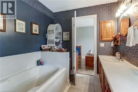 406 Levanna Lane Oakville ON L6H 6B8