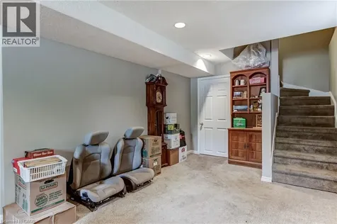 406 Levanna Lane Oakville ON L6H 6B8