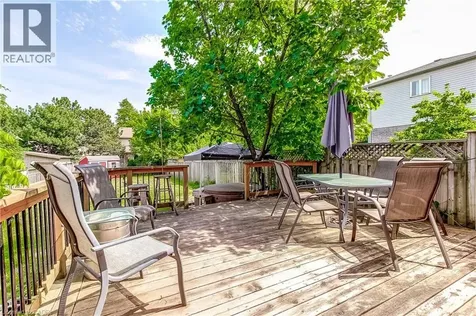 406 Levanna Lane Oakville ON L6H 6B8