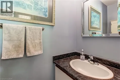 406 Levanna Lane Oakville ON L6H 6B8