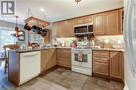 406 Levanna Lane Oakville ON L6H 6B8
