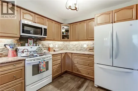 406 Levanna Lane Oakville ON L6H 6B8