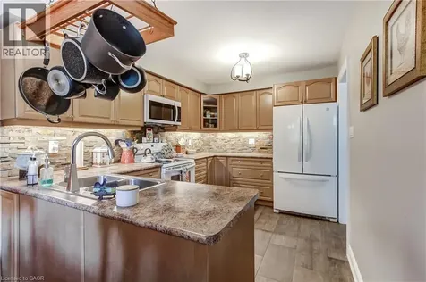 406 Levanna Lane Oakville ON L6H 6B8