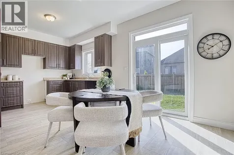 156 Mcknight Avenue Waterdown ON L8B 0T7