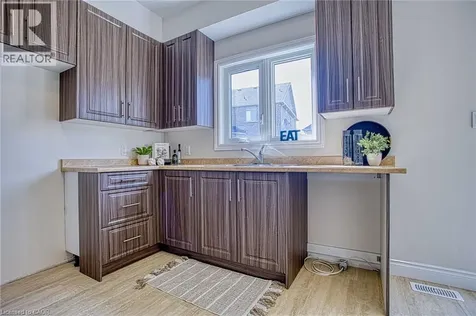 156 Mcknight Avenue Waterdown ON L8B 0T7