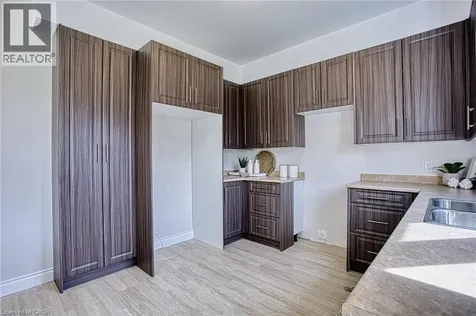 156 Mcknight Avenue Waterdown ON L8B 0T7