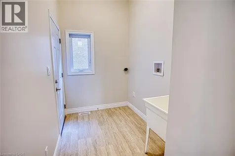 156 Mcknight Avenue Waterdown ON L8B 0T7