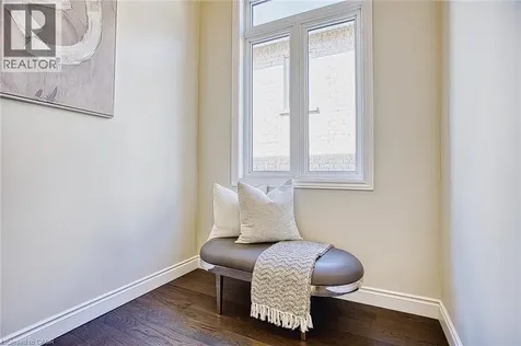 156 Mcknight Avenue Waterdown ON L8B 0T7