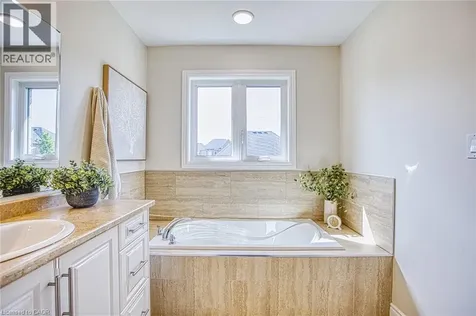 156 Mcknight Avenue Waterdown ON L8B 0T7