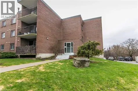 4 Avalon Place Kitchener ON N2M 4N9