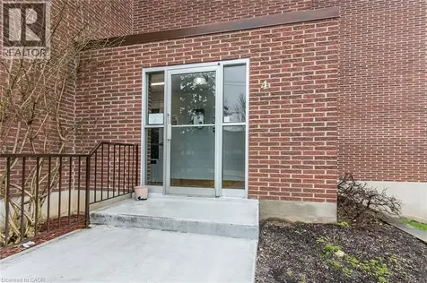 4 Avalon Place Kitchener ON N2M 4N9