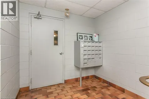 4 Avalon Place Kitchener ON N2M 4N9