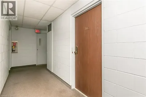 4 Avalon Place Kitchener ON N2M 4N9