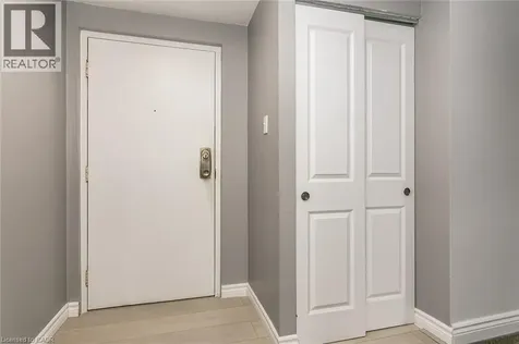 4 Avalon Place Kitchener ON N2M 4N9