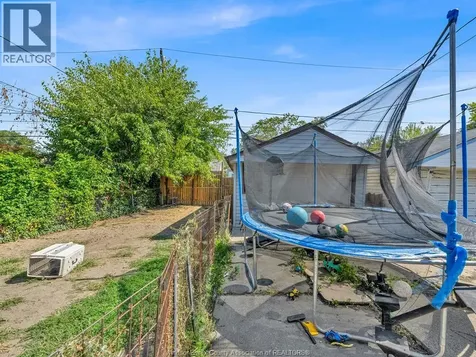 1560 Janette Avenue Windsor ON N8X 1Z6